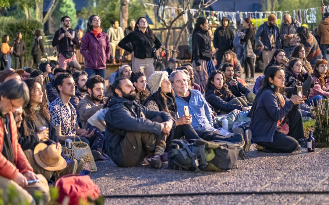“Este sincretismo entre la academia, el arte, lo ritual y la presencia del pueblo mapuche, es algo que necesitamos mucho”: Foros por la Tierra termina su 2da versión en un encuentro único de colaboración