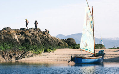 El resurgir de la vela chilota: los proyectos que te invitan a aprender a navegar en una embarcación tradicional chilena