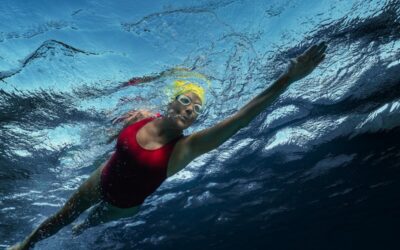 Contra viento y marea: Diana Nyad, la atleta que a sus 64 años nadó de Cuba a Miami y batió un récord mundial