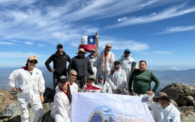 Por una cumbre sin rayados: la iniciativa de Andestrek que busca restaurar la cima del Cerro La Campana