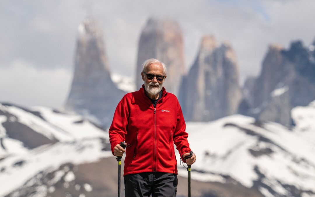 Sir Chris Bonington, leyenda británica del montañismo, vuelve a Torres del Paine para un documental que revive su histórica ascensión de 1963