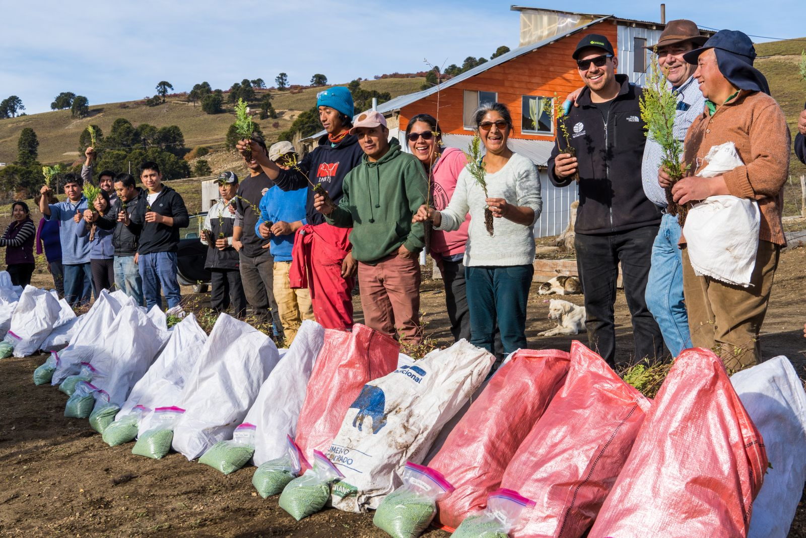 El fundador de Patagonia, Yvon Chouinard, donó la propiedad de la compañía para combatir la crisis climática global